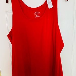 NWT Banana Republic scoop-neck tank. Measures 26” long, 22” pit to pit.